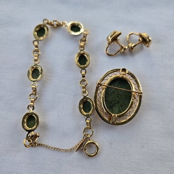 Vintage Sarah Coventry Green Jade Jewelry Set Marked 1/20 12k filled - Picture 4 of 6